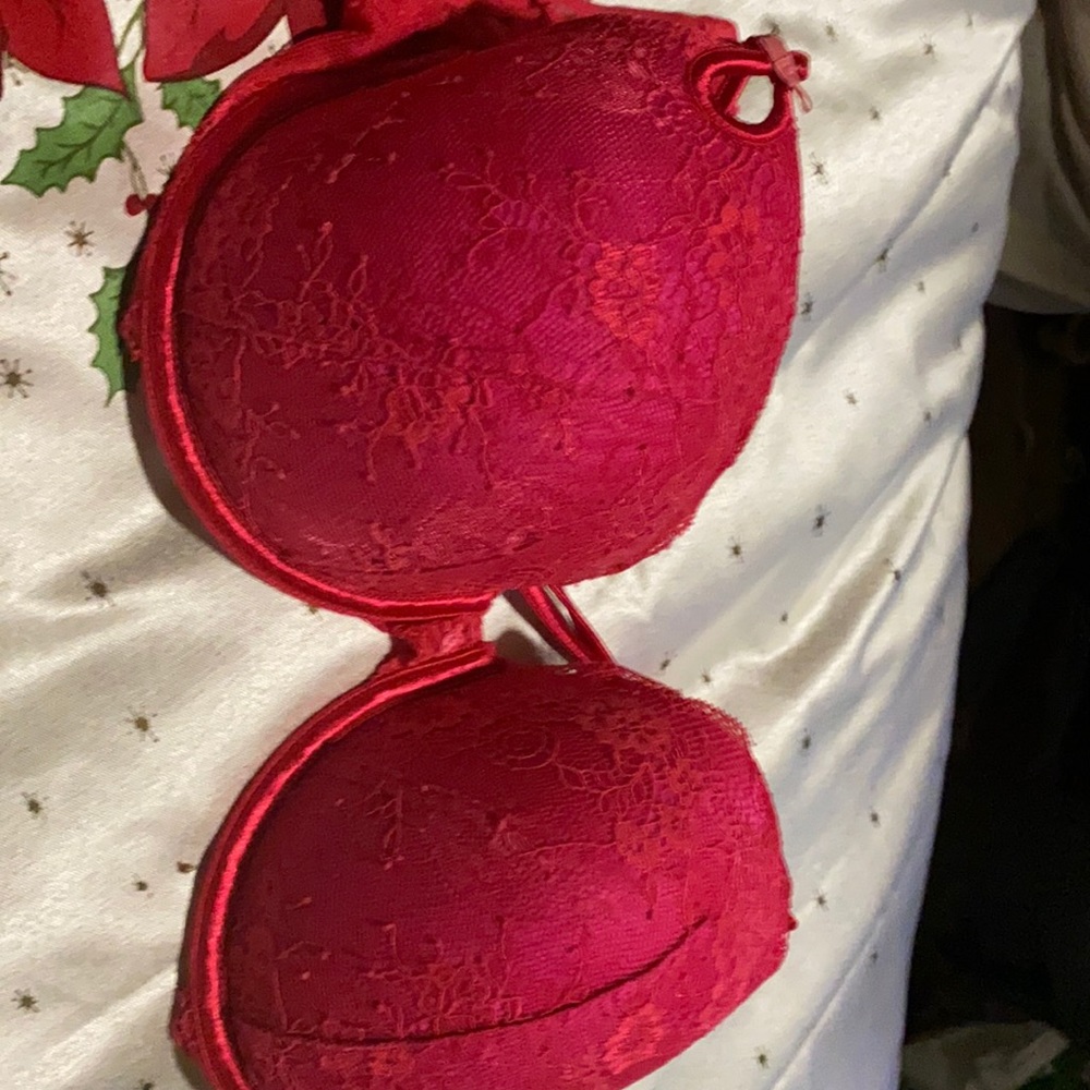 Victoria’s Secret bra red lace
